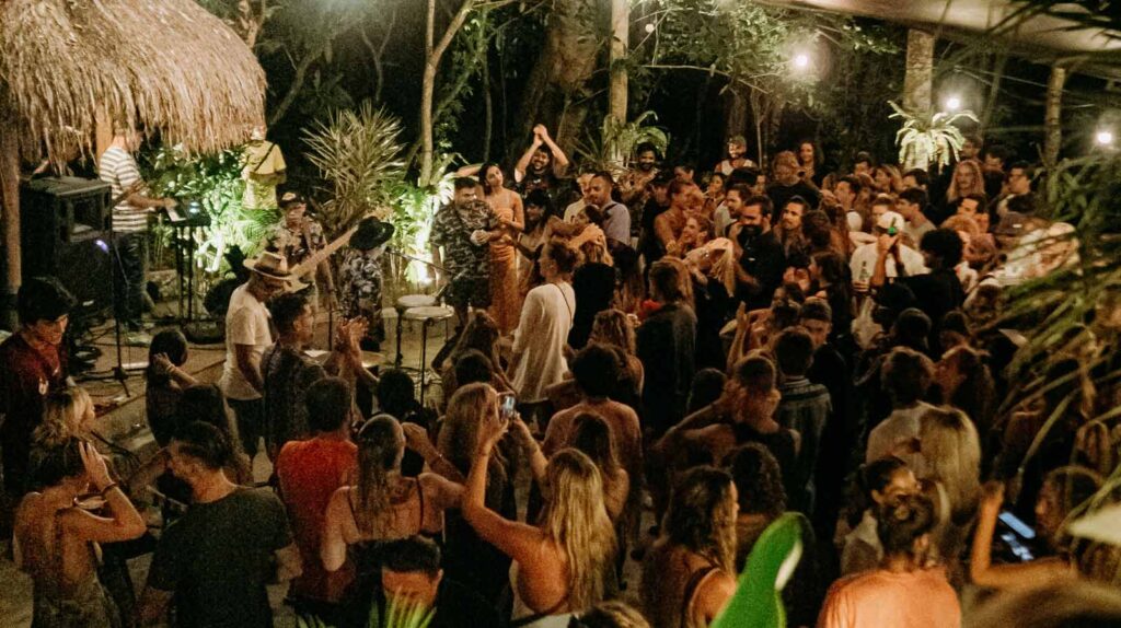 Rolling Fork Padang Padang